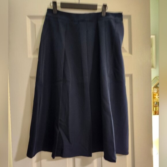 Dresses & Skirts - Navy Blue Pleated Midi Skirt Size M